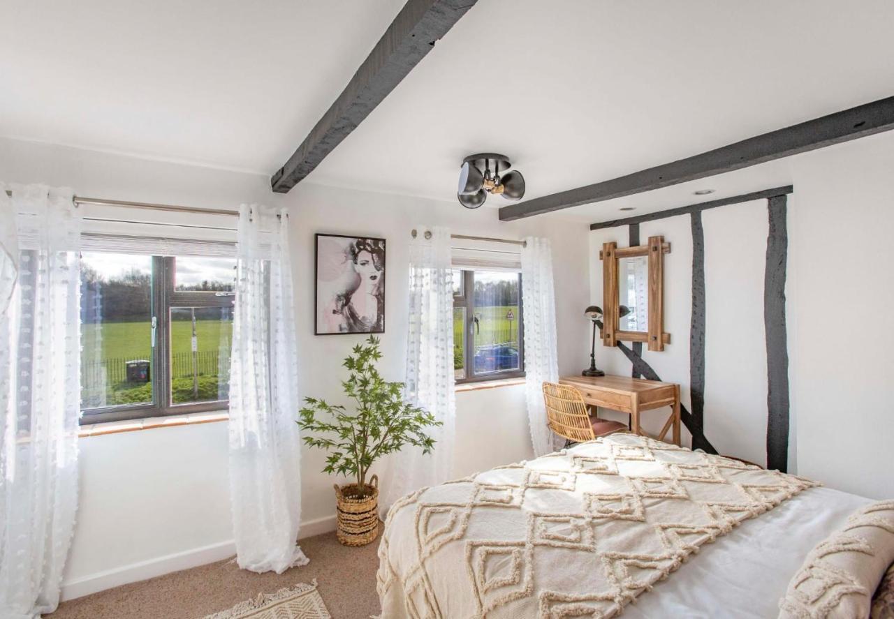 Stunning Character 2Bed Cottage In St Albans Wifi Zewnętrze zdjęcie